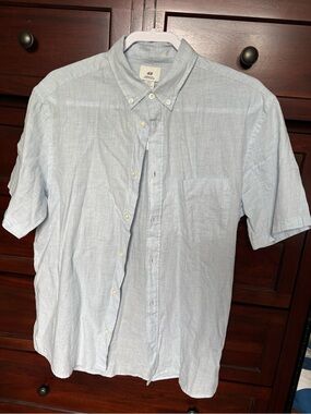 H&M Light Blue Short-Sleeve Button-Down Linen Shirt